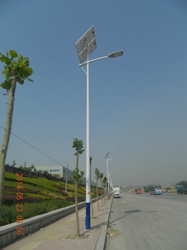 6米30瓦太陽能路燈
